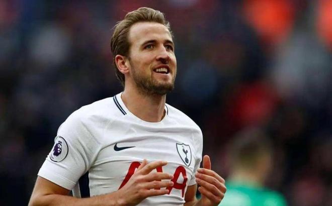 乔丹打爆魔术师，空中360度扣篮惊呆众人